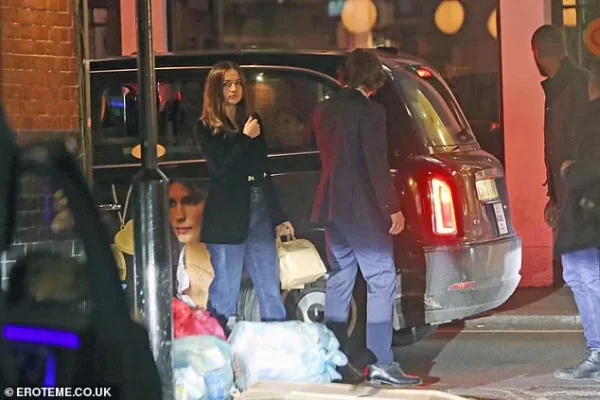 Ben Affleck Dikabarkan Cemburu Atas Kedekatan Ana De Armas Dan Tom Cruise Ben Affleck Dikabarkan Cemburu Atas Kedekatan Ana De Armas Dan Tom Cruise